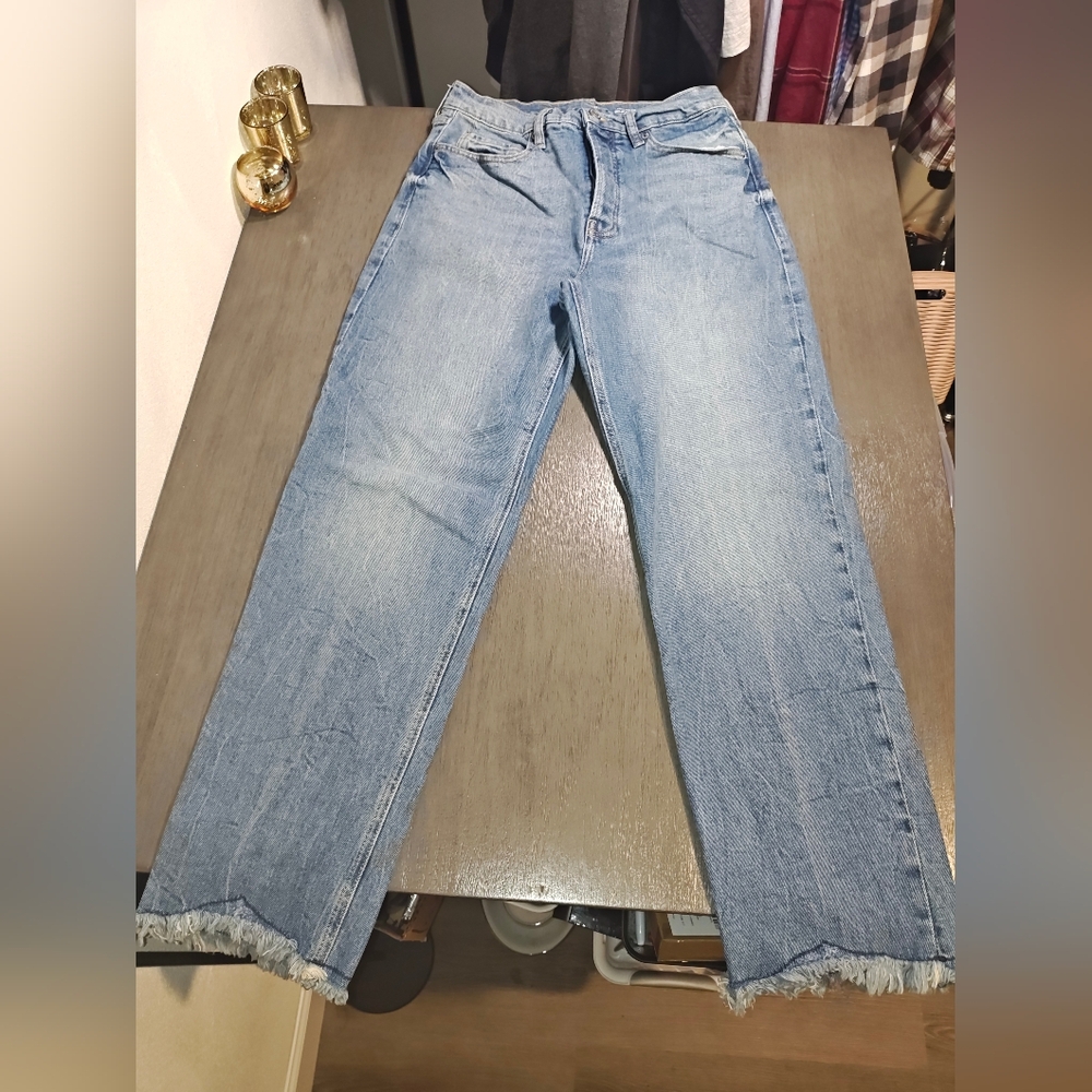 Old Navy Woman Jeans  With Raw Distress Hem ,High Rise ,Straight Leg
